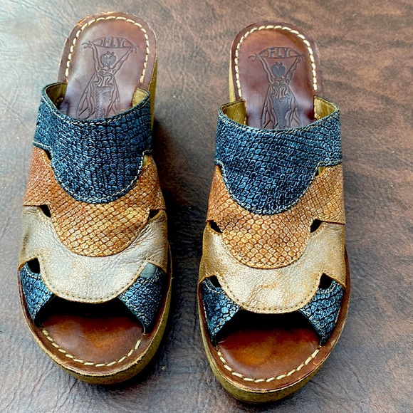 Fly sandals - Picture 1 of 7